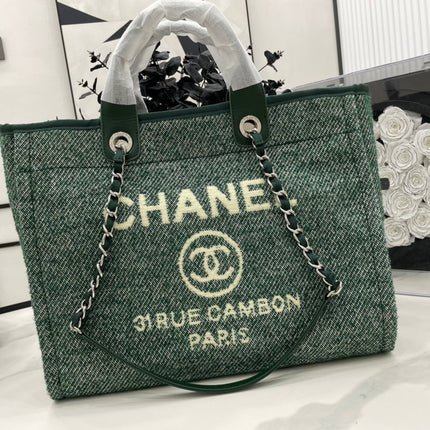 CC DEAUVILLE LARGE 38 TOTE BAG IN GREEN FOREST CANVAS WITH WHITE LOGO
