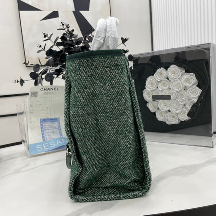 CC DEAUVILLE LARGE 38 TOTE BAG IN GREEN FOREST CANVAS WITH WHITE LOGO