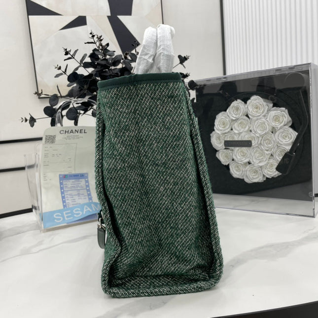 CC DEAUVILLE LARGE 38 TOTE BAG IN GREEN FOREST CANVAS WITH WHITE LOGO