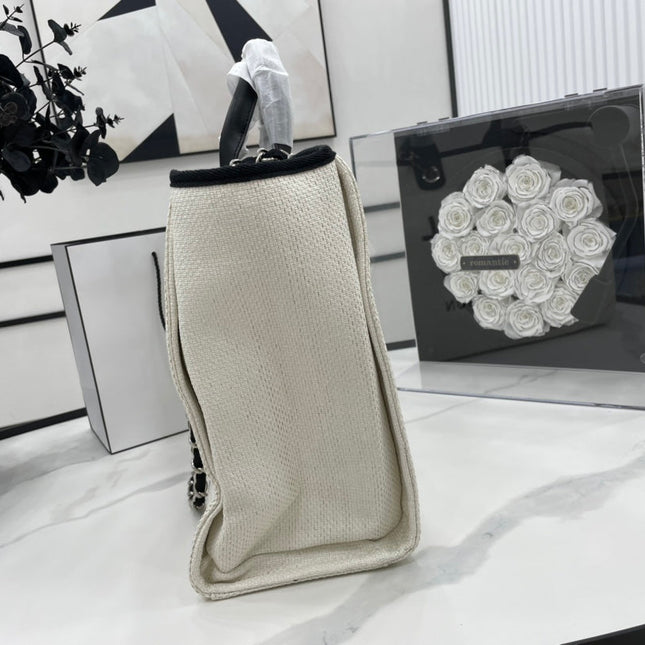 CC DEAUVILLE LARGE 38 TOTE BAG IN WHITE CANVAS WITH BLACK LOGO
