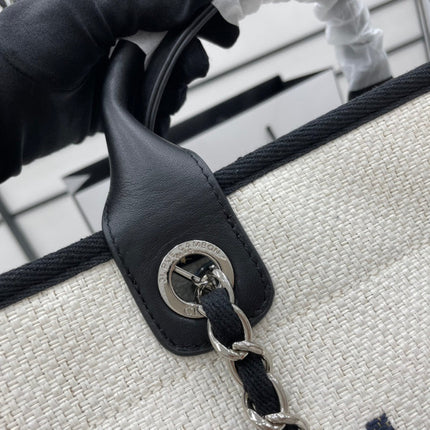 CC DEAUVILLE LARGE 38 TOTE BAG IN WHITE CANVAS WITH BLACK LOGO