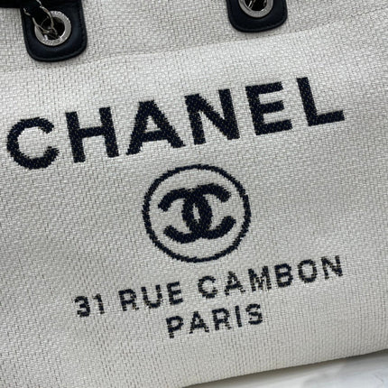 CC DEAUVILLE LARGE 38 TOTE BAG IN WHITE CANVAS WITH BLACK LOGO