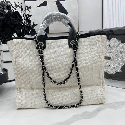 CC DEAUVILLE LARGE 38 TOTE BAG IN WHITE CANVAS WITH BLACK LOGO