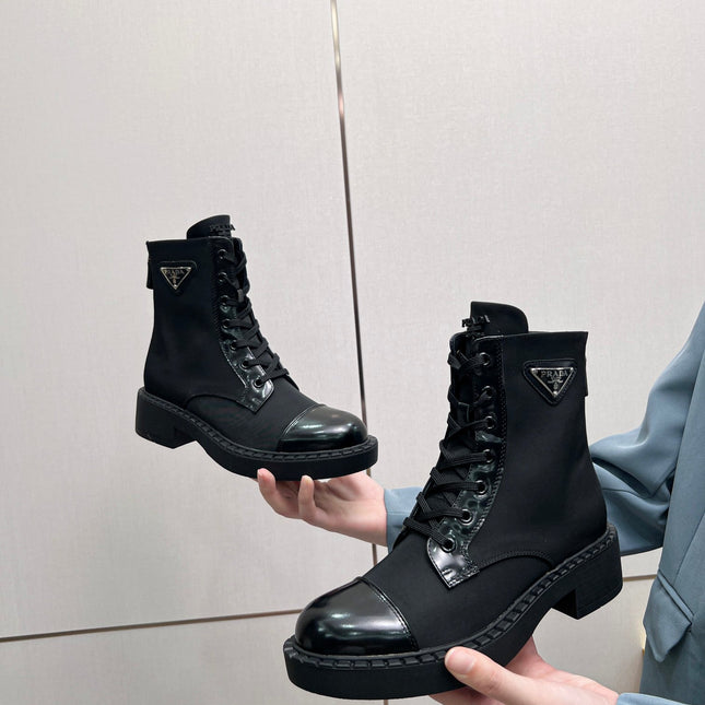 LACE-UP ANKLE BOOTS IN BLACK DENIM AND SHEEPSKIN LINING