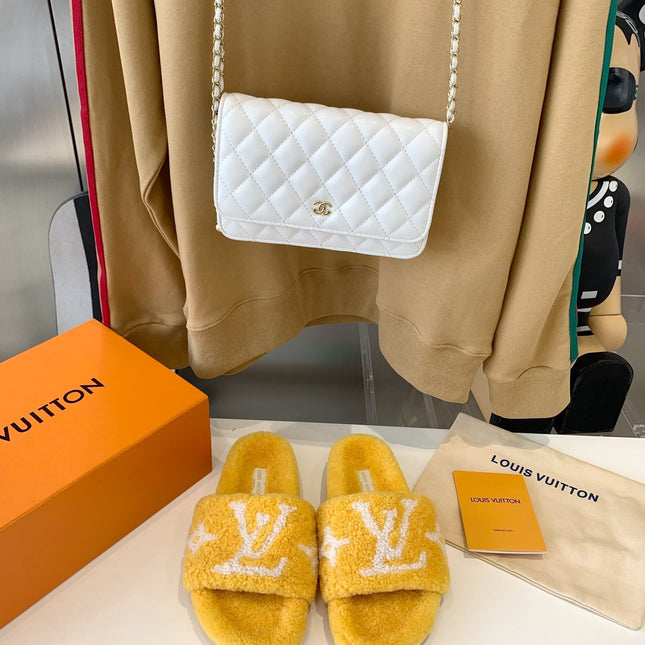 LV WOMEN'S PASEO FLAT SLIPPER IN YELLOW FLEECE WITH WHITE LOGO
