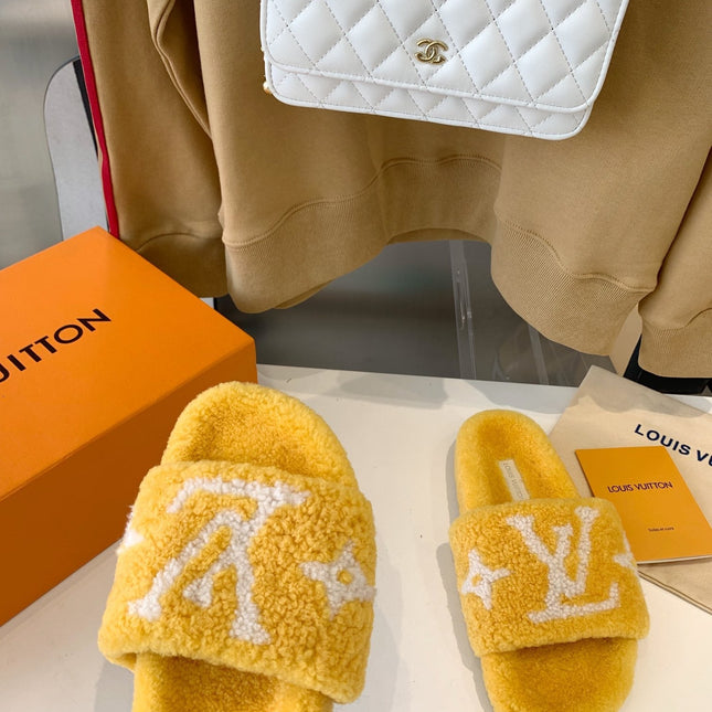 LV WOMEN'S PASEO FLAT SLIPPER IN YELLOW FLEECE WITH WHITE LOGO