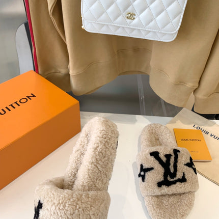 LV WOMEN'S PASEO FLAT SLIPPER IN TAN BROWN FLEECE WITH BLACK LOGO