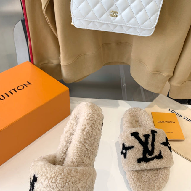 LV WOMEN'S PASEO FLAT SLIPPER IN TAN BROWN FLEECE WITH BLACK LOGO