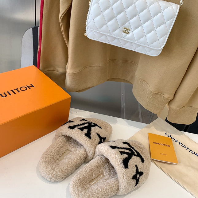 LV WOMEN'S PASEO FLAT SLIPPER IN TAN BROWN FLEECE WITH BLACK LOGO
