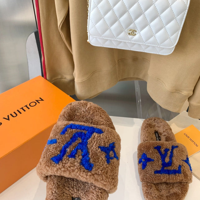 LV WOMEN'S PASEO FLAT SLIPPER IN BROWN FLEECE WITH BLUE LOGO