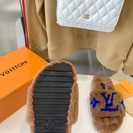 LV WOMEN'S PASEO FLAT SLIPPER IN BROWN FLEECE WITH BLUE LOGO