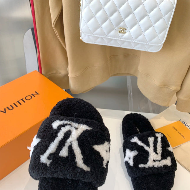LV WOMEN'S PASEO FLAT SLIPPER IN BLACK FLEECE WITH WHITE LOGO
