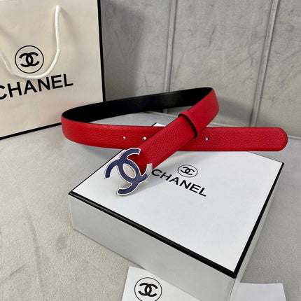 CC 30MM BELT IN CHERRY RED GRAINED CALFSKIN WITH NAVY BLUE METAL LOGO