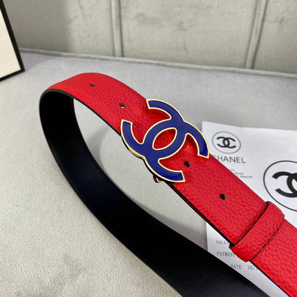 CC 30MM BELT IN CHERRY RED GRAINED CALFSKIN WITH NAVY BLUE METAL LOGO