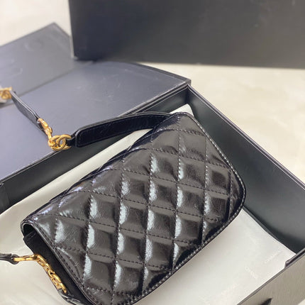 CC MINI 22 FLAP BAG IN BLACK CALFSKIN GOLD HARDWARE