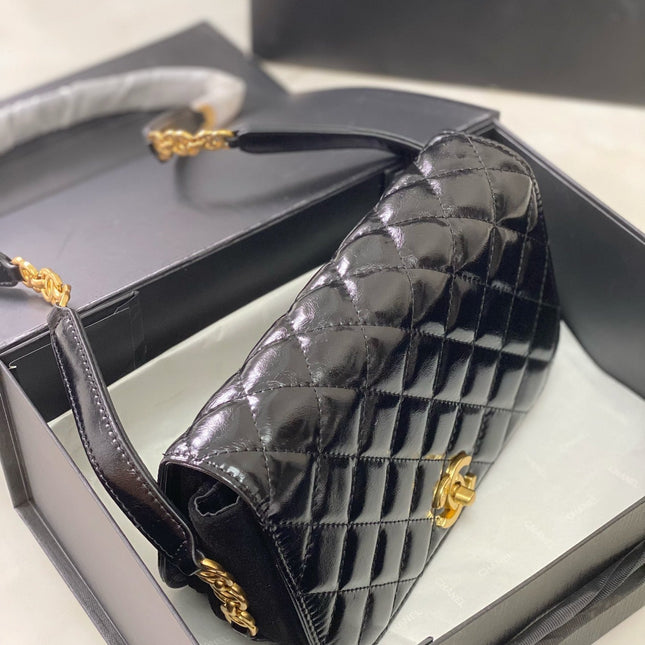 CC MINI 22 FLAP BAG IN BLACK CALFSKIN GOLD HARDWARE