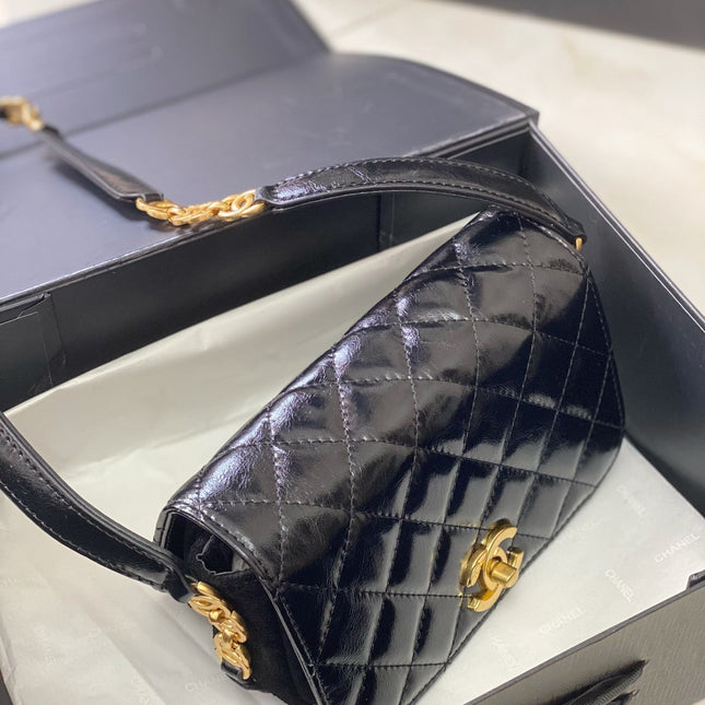 CC MINI 22 FLAP BAG IN BLACK CALFSKIN GOLD HARDWARE