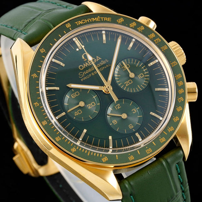 SPEEDMASTER MOONWATCH PROFESSIONAL 42 MM JUNGLE GREEN CASE ON LEATHER STRAP