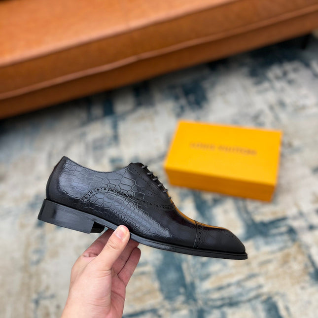 LV LACE-UP SHOES IN BLACK CALFSKIN