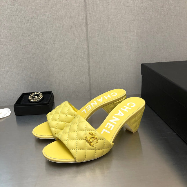 DIAMOND-QUILTED 6 CM SANDALS IN BRIGHT YELLOW LAMBSKIN