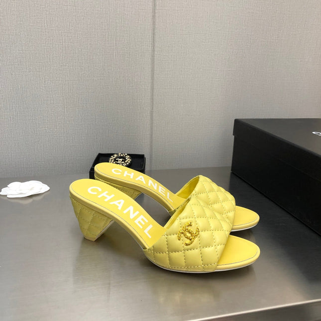 DIAMOND-QUILTED 6 CM SANDALS IN BRIGHT YELLOW LAMBSKIN
