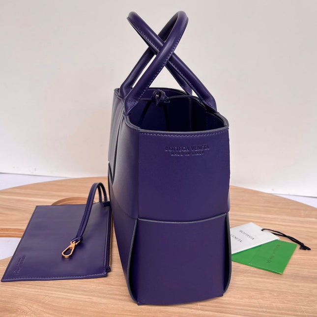 SMALL ARCO TOTE 30 IN EAST BAY PURPLE LAMBSKIN