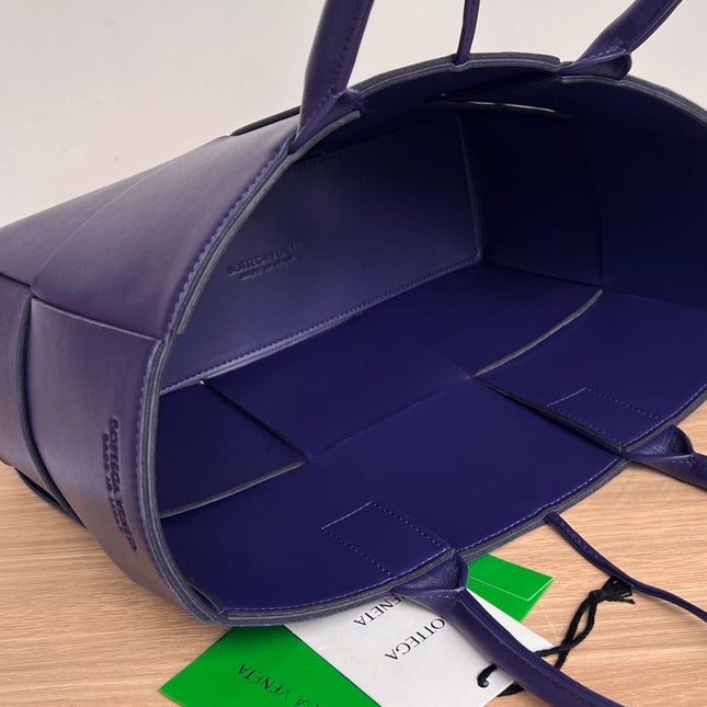 SMALL ARCO TOTE 30 IN EAST BAY PURPLE LAMBSKIN