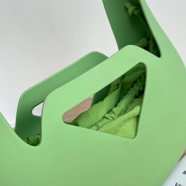 SHOULDER BAG 27 IN FEIJOA GREEN RUBBER AND NYLON FABRIC