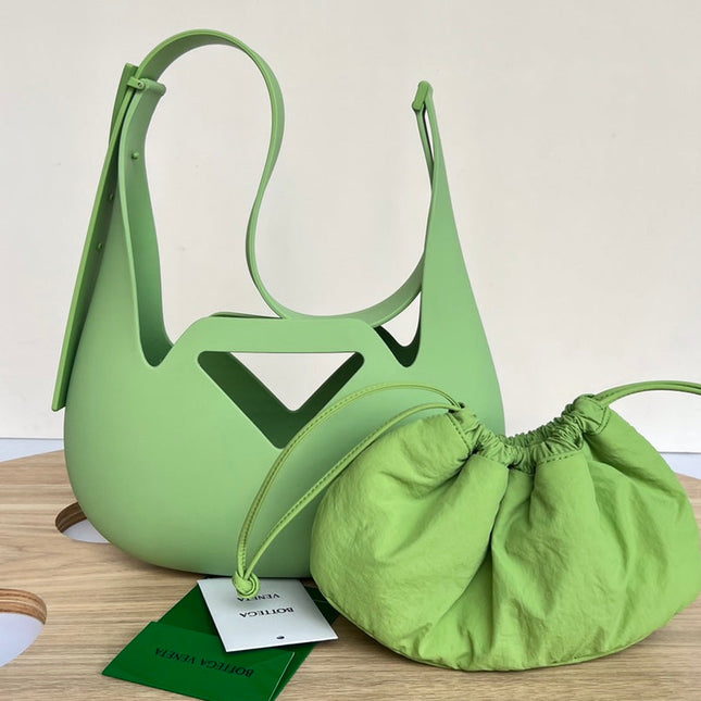 SHOULDER BAG 27 IN FEIJOA GREEN RUBBER AND NYLON FABRIC