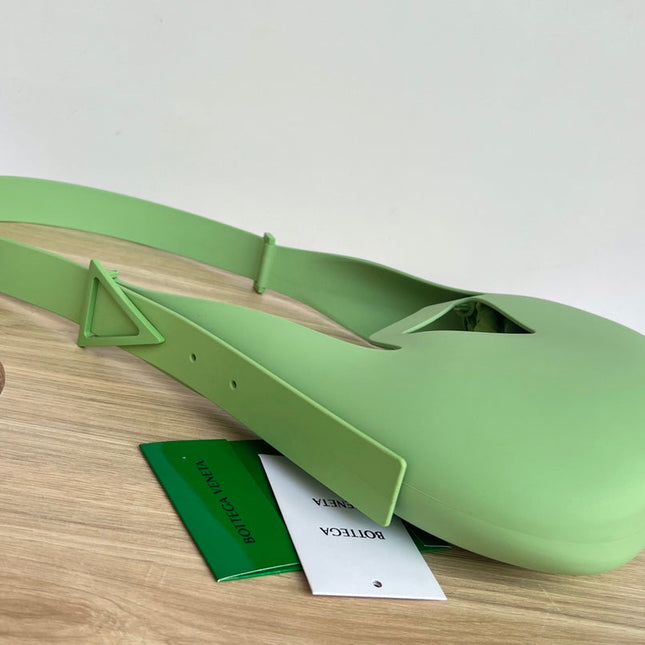 SHOULDER BAG 27 IN FEIJOA GREEN RUBBER AND NYLON FABRIC