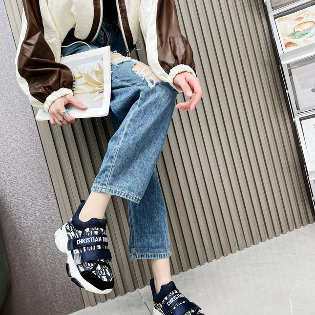 D-WANDER SNEAKERS IN COLORFUL TECHNICAL FABRIC AND SUEDE 153028