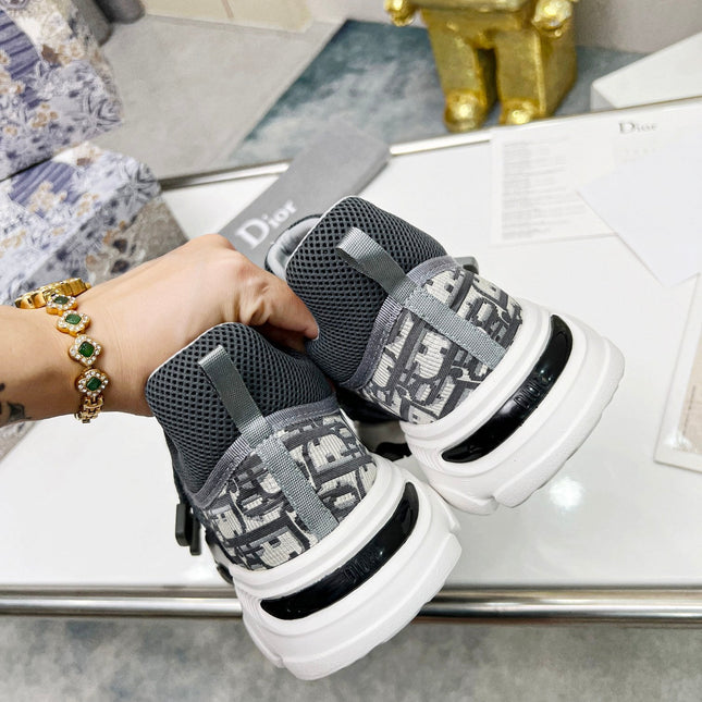 D-WANDER SNEAKERS IN COLORFUL TECHNICAL FABRIC AND SUEDE 153029
