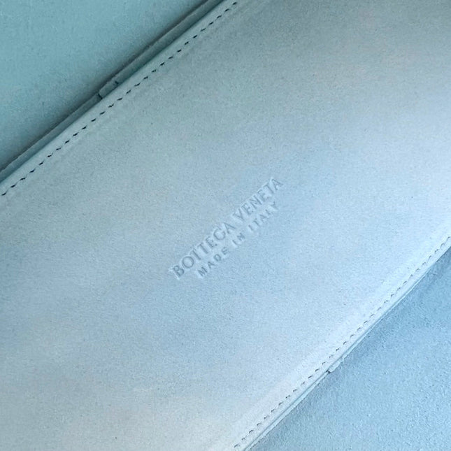 ARCO TOTE 36 IN SKY BLUE CALFSKIN