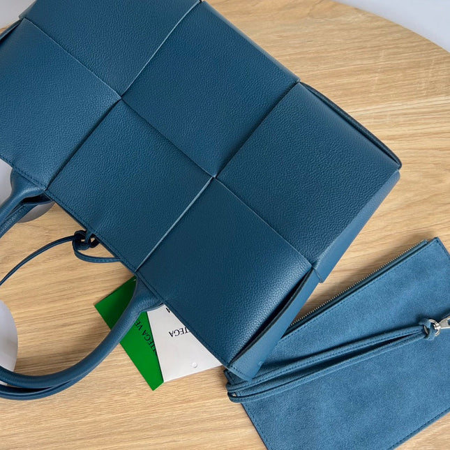 SMALL ARCO TOTE 30 IN AEGEAN BLUE CALFSKIN
