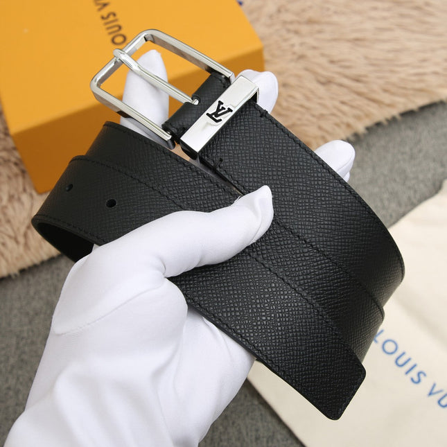 BELT VENDOME 35CM IN BLACK SMOOTH CALFSKIN WITH SILVER LV LETTER BUCKLE