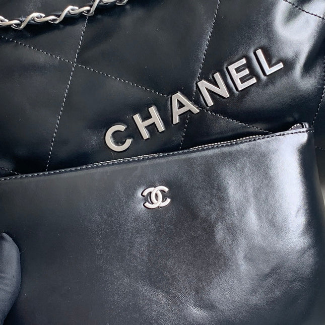 CC MEDIUM 37 HANDBAG IN BLACK SHINY CALFSKIN SILVER HARDWARE