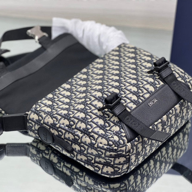 MEDIUM 31 BAG WITH STRAP IN BEIGE AND BLACK OBLIQUE JACQUARD AND CALFSKIN