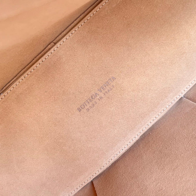 ARCO TOTE 36 IN TAN BROWN CALFSKIN