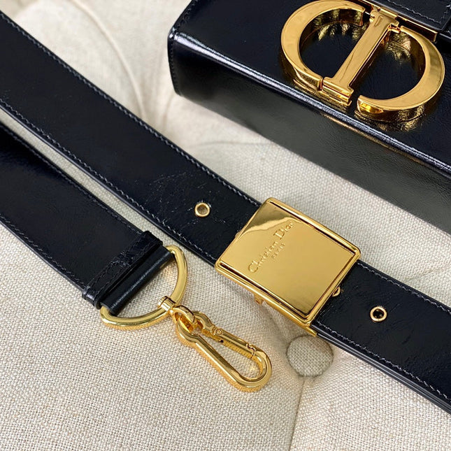 MONTAIGNE 19 HANDBAG IN BLACK CALFSKIN