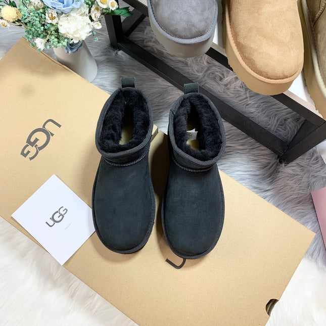 CLASSIC ULTRA MINI PLATFORM IN BLACK SUEDE