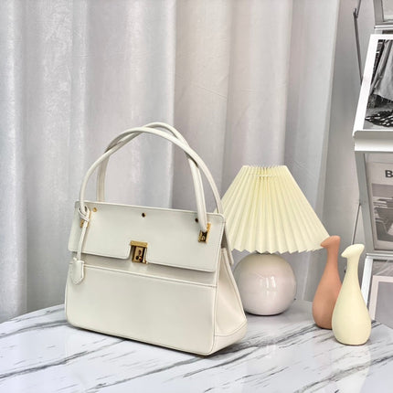 PARISIENNE 30 HANDBAG IN WHITE SMOOTH CALFSKIN