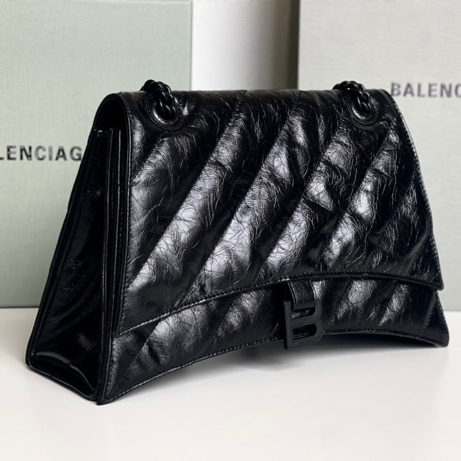 CRUSH MEDIUM CHAIN BAG 31 IN BLACK QUILTED CRUSHED CALFSKIN BLACK HARDWARE