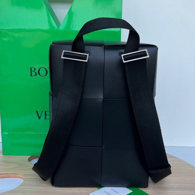 WOVEN BACKPACK 34 IN BLACK LAMBSKIN