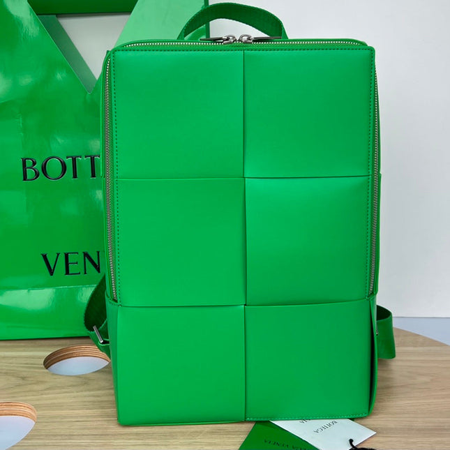 WOVEN BACKPACK 34 IN EMERALD GREEN LAMBSKIN