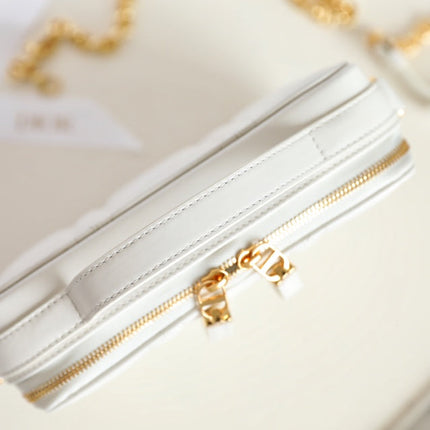 CARO BOX BAG 19 IN WHITE CALFSKIN