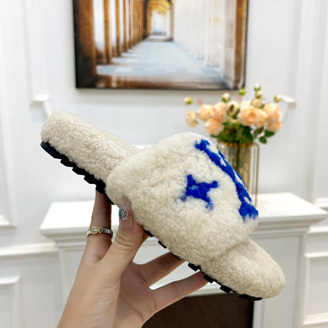 LV FLAT SLIPPER IN WHITE MIX COBALT BLUE SHEARLING