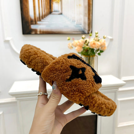 LV FLAT SLIPPER IN GINGERBREAD BROWN MIX BLACK SHEARLING