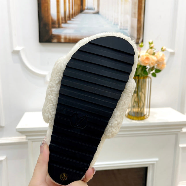 LV FLAT SLIPPER IN WHITE MIX BRIGHT PINK SHEARLING