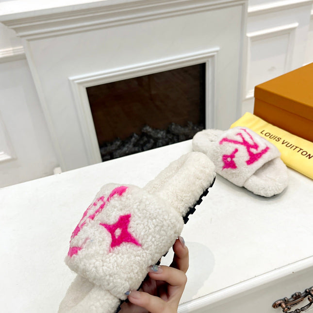 LV FLAT SLIPPER IN WHITE MIX BRIGHT PINK SHEARLING