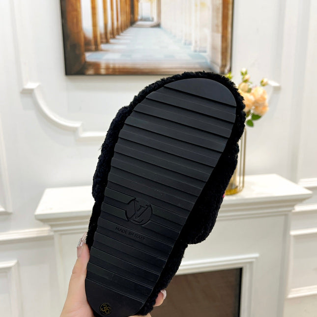 LV FLAT SLIPPER IN BLACK MIX BRIGHT PINK SHEARLING